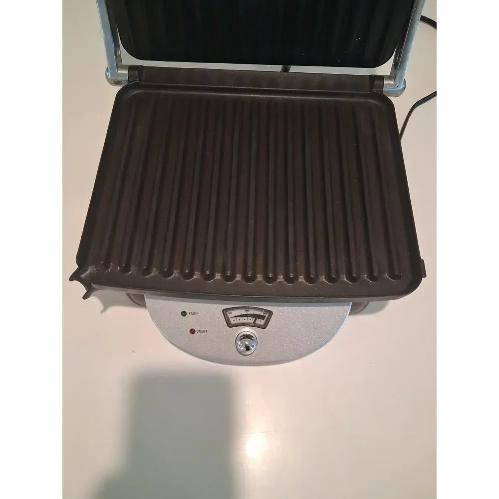 DeLonghi CGH800 Retro Contact Grill Panini Press Stainless Steel Slightly
